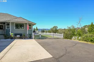 2804 NW Daysha Dr, Roseburg, OR 97471 - Photo 6