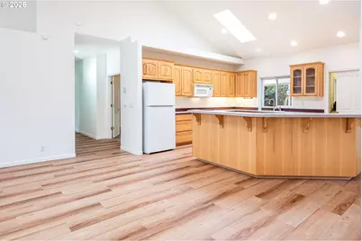 1243 Delrose Dr, Springfield, OR 97477 - Photo 14