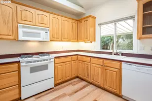 1243 Delrose Dr, Springfield, OR 97477 - Photo 12