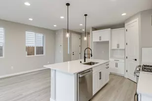 928 NW 178th Wy, Ridgefield, WA 98642 - Photo 4