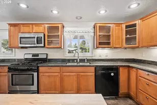 17465 SW Blanton St, Beaverton, OR 97078 - Photo 10