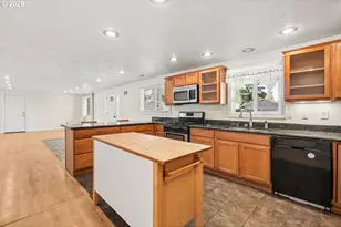 17465 SW Blanton St, Beaverton, OR 97078 - Photo 12