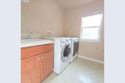 17980 NW Rapid St, Beaverton, OR 97006 - Photo 40