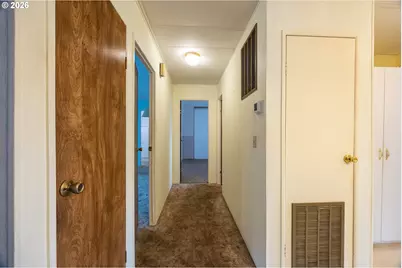 172 W Kristen Ct, Roseburg, OR 97471 - Photo 12