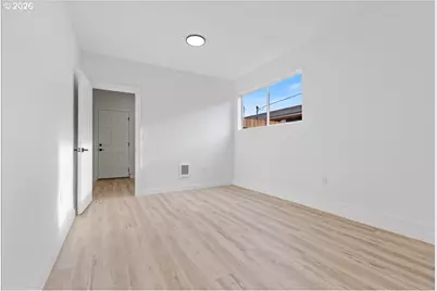 8732 N Tyndall Ave, Portland, OR 97217 - Photo 32