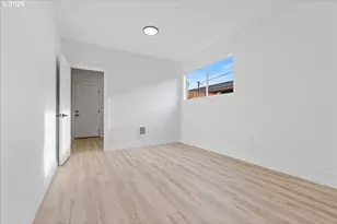 8732 N Tyndall Ave, Portland, OR 97217 - Photo 32