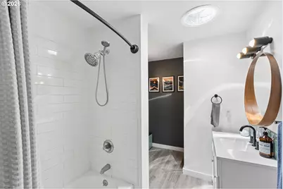 9805 N Clarendon Ave, Portland, OR 97203 - Photo 22