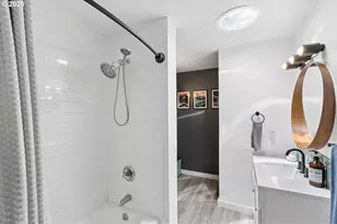 9805 N Clarendon Ave, Portland, OR 97203 - Photo 22