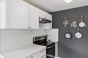 9805 N Clarendon Ave, Portland, OR 97203 - Photo 12