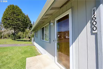 1600 S 16th St, Coos Bay, OR 97420 - Photo 8
