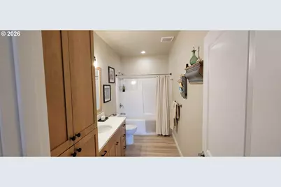 879 Pebble Crk St, Sutherlin, OR 97479 - Photo 12