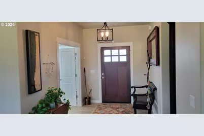 879 Pebble Crk St, Sutherlin, OR 97479 - Photo 4