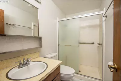 1270 Calvin St, Eugene, OR 97401 - Photo 14