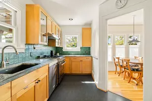 1941 SW Canby St, Portland, OR 97219 - Photo 14