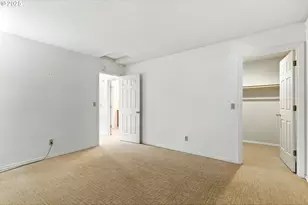 114 S Abernethy St, Portland, OR 97239 - Photo 32