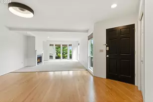 114 S Abernethy St, Portland, OR 97239 - Photo 2