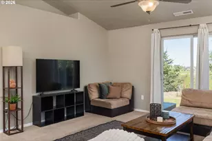 2721 NE 6th Dr, Redmond, OR 97756 - Photo 10