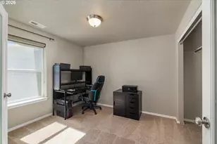 2721 NE 6th Dr, Redmond, OR 97756 - Photo 6