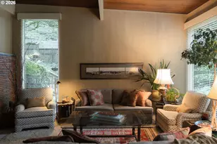 4242 SW Twombly Ave, Portland, OR 97239 - Photo 6