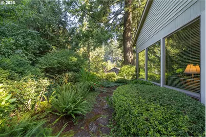 4242 SW Twombly Ave, Portland, OR 97239 - Photo 4