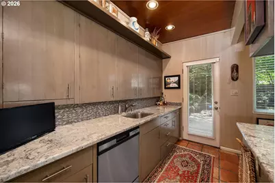 4242 SW Twombly Ave, Portland, OR 97239 - Photo 24
