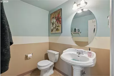 228 E 17th Pl, La Center, WA 98629 - Photo 8
