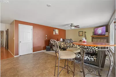 228 E 17th Pl, La Center, WA 98629 - Photo 16