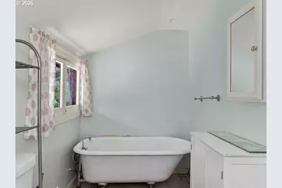 817 NW Earl Ave, Gresham, OR 97030 - Photo 18