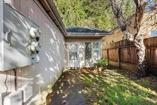 1298 Minnesota Ave, Coos Bay, OR 97420 - Photo 4