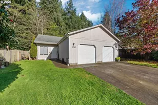 1298 Minnesota Ave, Coos Bay, OR 97420 - Photo 2