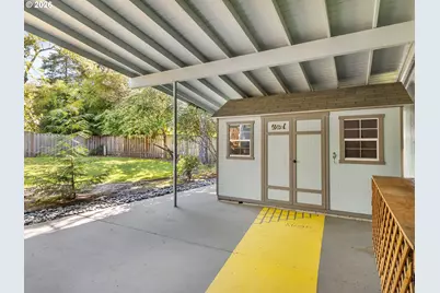 8835 SW Oak Ln, Portland, OR 97223 - Photo 38