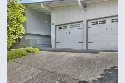 8835 SW Oak Ln, Portland, OR 97223 - Photo 4