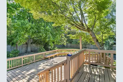 8835 SW Oak Ln, Portland, OR 97223 - Photo 10