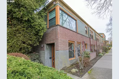 2025 SE Caruthers St #24, Portland, OR 97214 - Photo 1