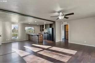 1033 Camelot Dr, Salem, OR 97306 - Photo 26