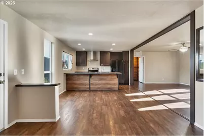 1033 Camelot Dr, Salem, OR 97306 - Photo 14
