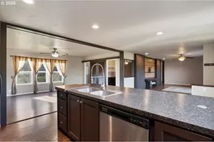 1033 Camelot Dr, Salem, OR 97306 - Photo 18