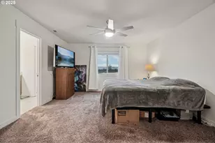 1121 N Auburn Pl, Ridgefield, WA 98642 - Photo 14