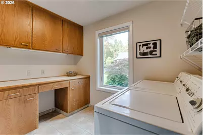 1244 Courtney Pl, Eugene, OR 97405 - Photo 38