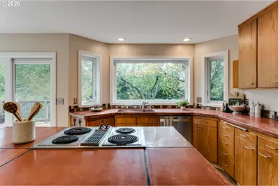 1244 Courtney Pl, Eugene, OR 97405 - Photo 12