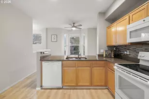 232 NE 76th Ave, Hillsboro, OR 97124 - Photo 10