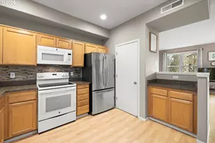 232 NE 76th Ave, Hillsboro, OR 97124 - Photo 12