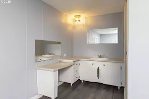 11624 SW Royal Villa Dr, Portland, OR 97224 - Photo 32