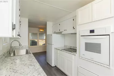 11624 SW Royal Villa Dr, Portland, OR 97224 - Photo 24