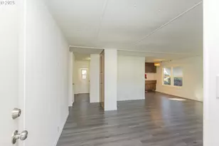 11624 SW Royal Villa Dr, Portland, OR 97224 - Photo 12