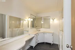 11624 SW Royal Villa Dr, Portland, OR 97224 - Photo 34