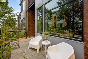 1636 NW Riverscape St, Portland, OR 97209 - Photo 2