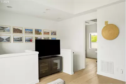 1636 NW Riverscape St, Portland, OR 97209 - Photo 32