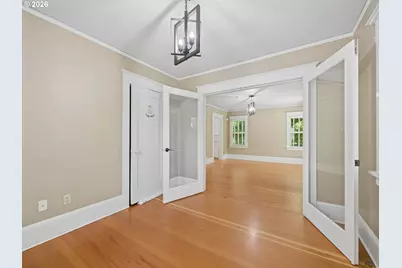 205 NW 12th St, Gresham, OR 97030 - Photo 8