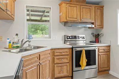 78188 Layng Rd, Cottage Grove, OR 97424 - Photo 10